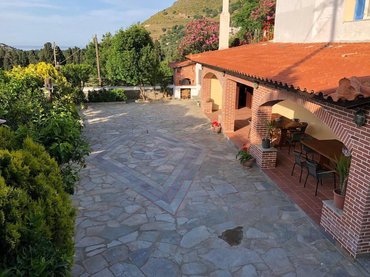Villa Stone Nest Andros Livádhia Exterior foto