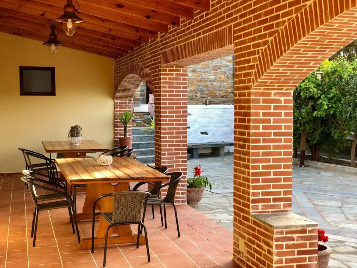Villa Stone Nest Andros Livádhia Exterior foto